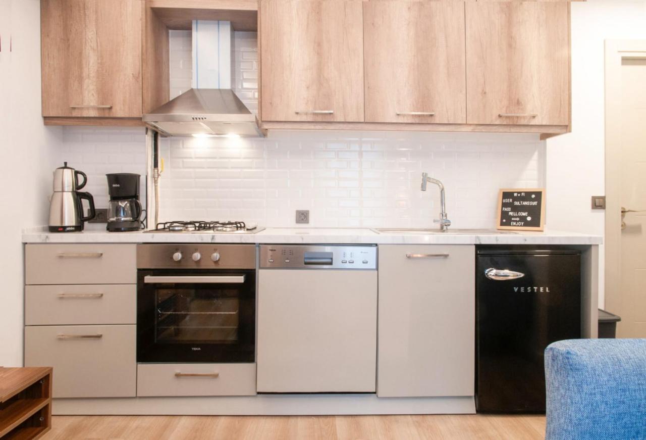 Apartamento Delightful Flat 500 M To Uskudar Ferry Station Estambul Exterior foto